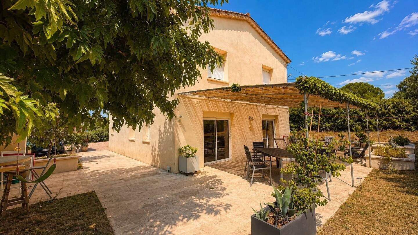 Propriété avec annexe indépendante de 80 m² à Camps-la-Source